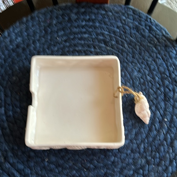 Sea shells Napkin Holder - Picture 2 of 9